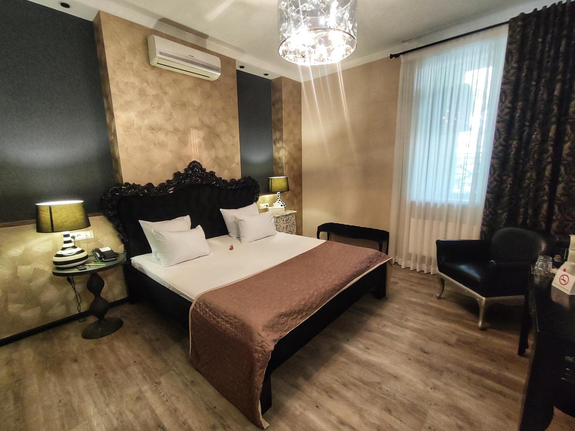 Weekend Boutique Hotel Chişinǎu Buitenkant foto